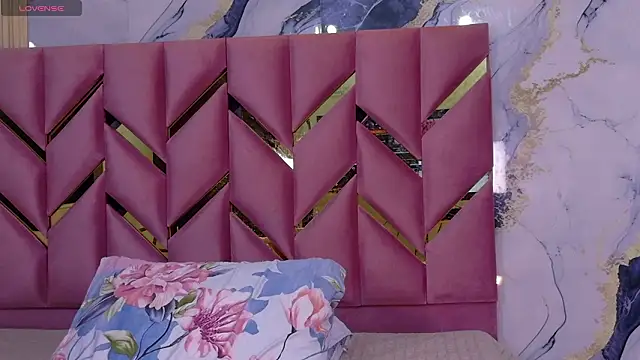 hotiergirl online show from 2, 2, 2026