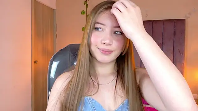 Dahlia Rousse online show from 4, 6, 2026
