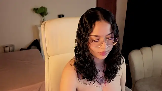 Renaxi Smith online show from 23, 10, 2025