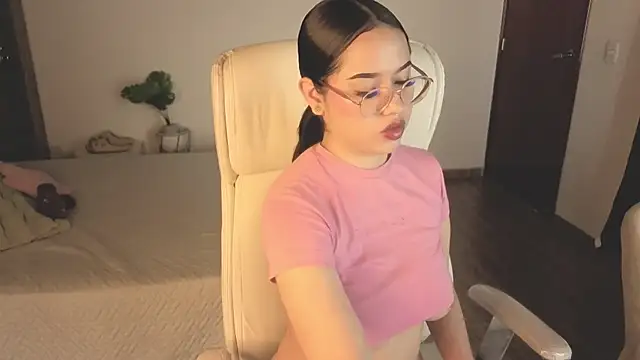 Renaxi Smith online show from 1, 11, 2025