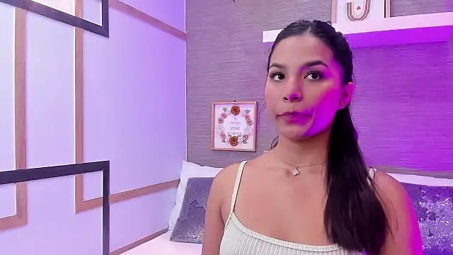 CharlotteGraay online show from 6, 3, 2025