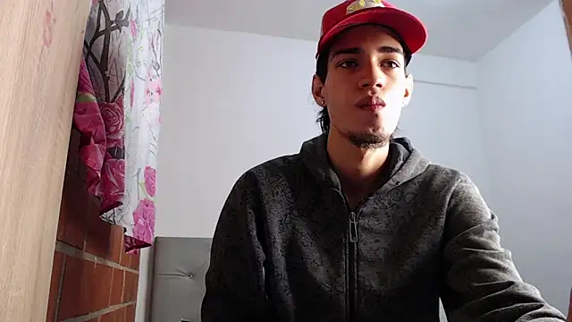 Snapshot of Alejandro_bigdick_x chatting on 2, 2, 2025 Alejandro bigdick x online show from 2, 2, 2025