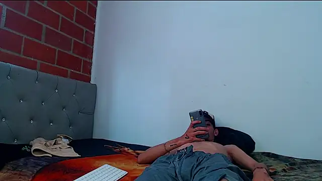 Snapshot of Alejandro_bigdick_x chatting on 14, 2, 2025 Alejandro bigdick x online show from 14, 2, 2025