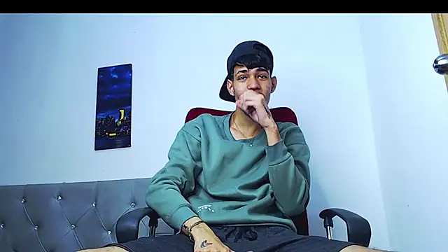 Snapshot of Alejandro_bigdick_x chatting on 21, 3, 2025 Alejandro bigdick x online show from 21, 3, 2025