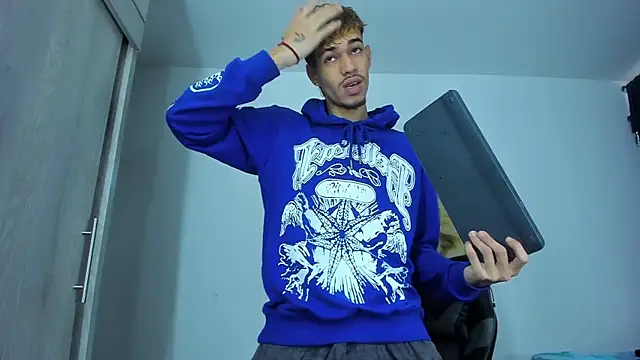 Snapshot of Alejandro_bigdick_x chatting on 26, 9, 2025 Alejandro bigdick x online show from 26, 9, 2025