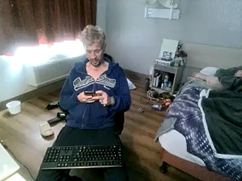 Snapshot of AQuickPhyx chatting on 20, 2, 2025 AQuickPhyx online show from 20, 2, 2025