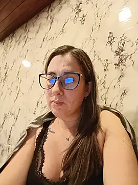 Snapshot of CHARLOTTE_1711 chatting on 6, 7, 2026 CHARLOTTE 1711 online show from 6, 7, 2026