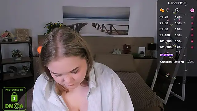 Snapshot of Erica__Alta chatting on 1, 2, 2025 Erica Alta online show from 1, 2, 2025