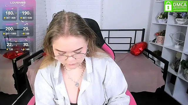 Snapshot of Erica__Alta chatting on 4, 3, 2025 Erica Alta online show from 4, 3, 2025