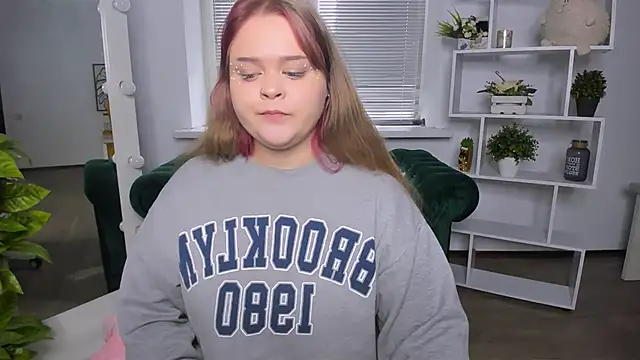 Snapshot of Erica__Alta chatting on 12, 10, 2025 Erica Alta online show from 12, 10, 2025
