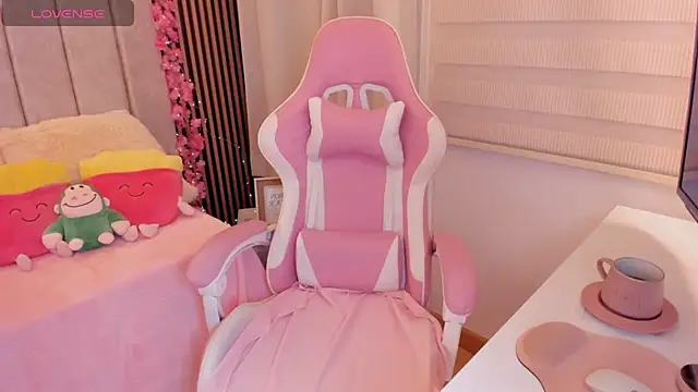 Snapshot of tamy_xoo chatting on 17, 12, 2025 tamy xoo online show from 17, 12, 2025