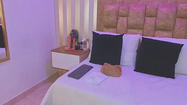 avis lara online show from 4, 3, 2026