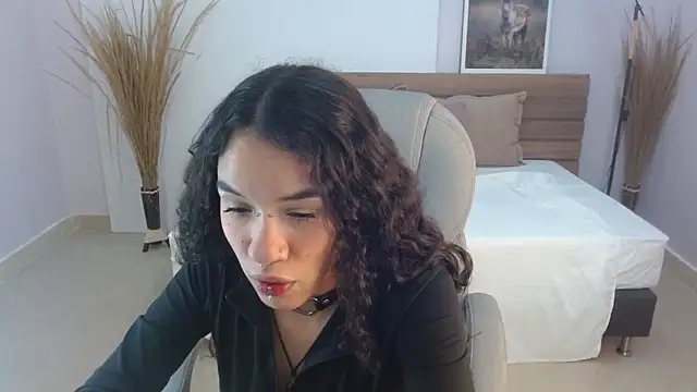 ilitzy cardona online show from 13, 5, 2026