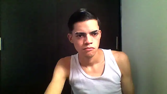 Snapshot of Latinos_2001 chatting on 14, 5, 2026 Latinos 2001 online show from 14, 5, 2026