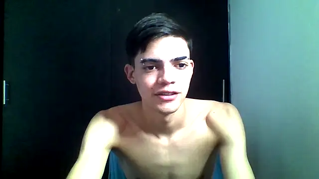 Snapshot of Latinos_2001 chatting on 19, 5, 2026 Latinos 2001 online show from 19, 5, 2026