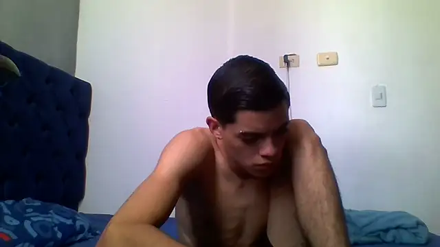 Snapshot of Latinos_2001 chatting on 10, 6, 2026 Latinos 2001 online show from 10, 6, 2026
