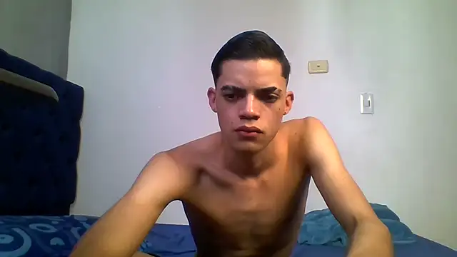 Snapshot of Latinos_2001 chatting on 13, 6, 2026 Latinos 2001 online show from 13, 6, 2026