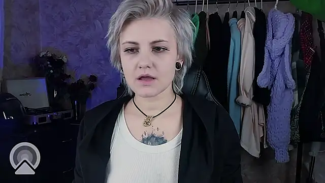 Snapshot of EvaBrownie chatting on 28, 1, 2025 EvaBrownie online show from 28, 1, 2025