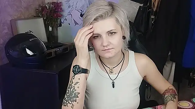 Snapshot of EvaBrownie chatting on 24, 2, 2025 EvaBrownie online show from 24, 2, 2025