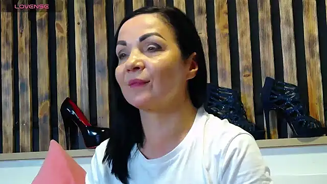 Tory Lovi online show from 2, 12, 2025