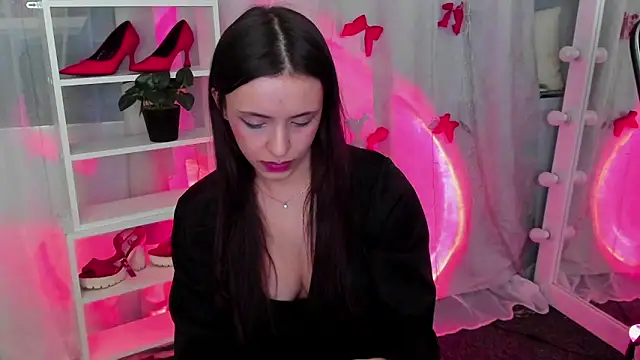 Snapshot of Sahara_Shields chatting on 14, 1, 2025 Sahara Shields online show from 14, 1, 2025