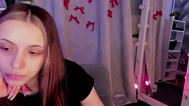 Snapshot of Sahara_Shields chatting on 4, 3, 2025 Sahara Shields online show from 4, 3, 2025