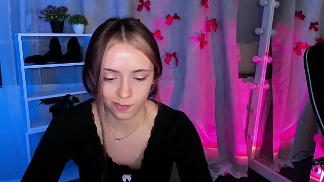 Snapshot of Sahara_Shields chatting on 6, 3, 2025 Sahara Shields online show from 6, 3, 2025