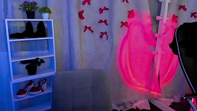 Snapshot of Sahara_Shields chatting on 7, 3, 2025 Sahara Shields online show from 7, 3, 2025