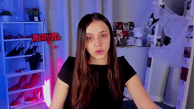 Snapshot of Sahara_Shields chatting on 29, 10, 2025 Sahara Shields online show from 29, 10, 2025