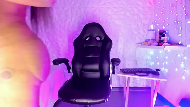 Karen morena online show from 24, 1, 2025