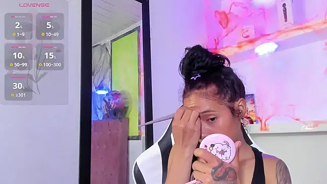 Snapshot of Miss_sparkle00 chatting on 31, 10, 2025 Miss sparkle00 online show from 31, 10, 2025