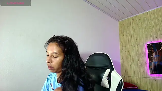 Snapshot of Miss_sparkle00 chatting on 8, 1, 2026 Miss sparkle00 online show from 8, 1, 2026