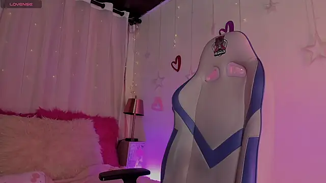 Snapshot of emma_soffia_ chatting on 13, 3, 2025 emma soffia  online show from 13, 3, 2025