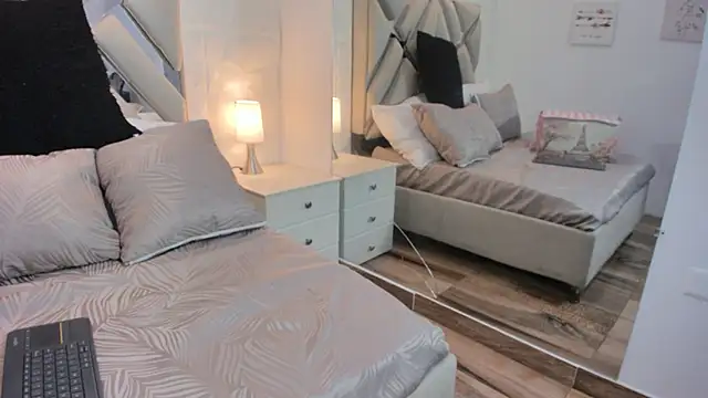 raquell moore online show from 14, 9, 2025