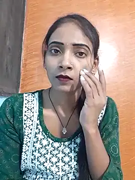 Snapshot of Divya-2007 chatting on 2, 3, 2025 Divya-2007 online show from 2, 3, 2025