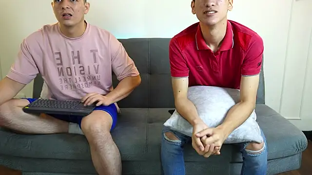Snapshot of Cum_hunters chatting on 16, 1, 2025 Cum hunters online show from 16, 1, 2025