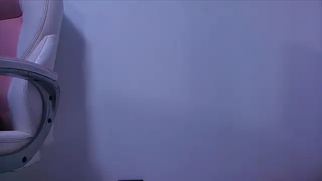 Auroraa miller online show from 5, 3, 2026