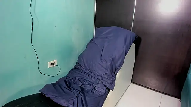 CoupleTwink12 online show from 17, 2, 2025