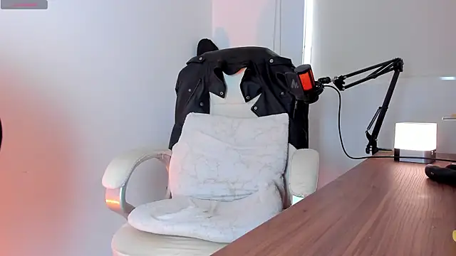 Snapshot of Fraannco chatting on 6, 3, 2025 Fraannco online show from 6, 3, 2025