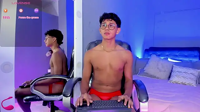 Snapshot of Dawn16_ chatting on 18, 11, 2025 Dawn16 online show from 18, 11, 2025