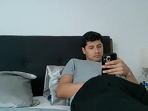 PerroDemonioHot online show from 25, 2, 2026