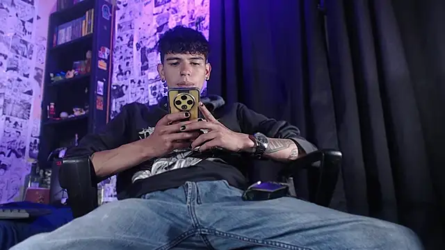 Snapshot of Mickey_Magic chatting on 20, 11, 2025 Mickey Magic online show from 20, 11, 2025