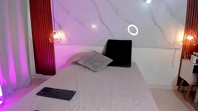 isabella zc online show from 15, 12, 2025