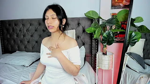 Savannah Cameron online show from 26, 2, 2025