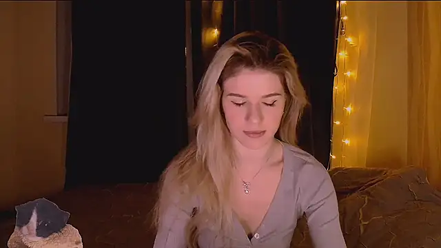 Snapshot of Melissa_smith_ chatting on 4, 12, 2025 Melissa smith online show from 4, 12, 2025