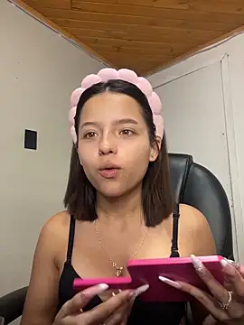 Sofia18 pinkk online show from 5, 3, 2026