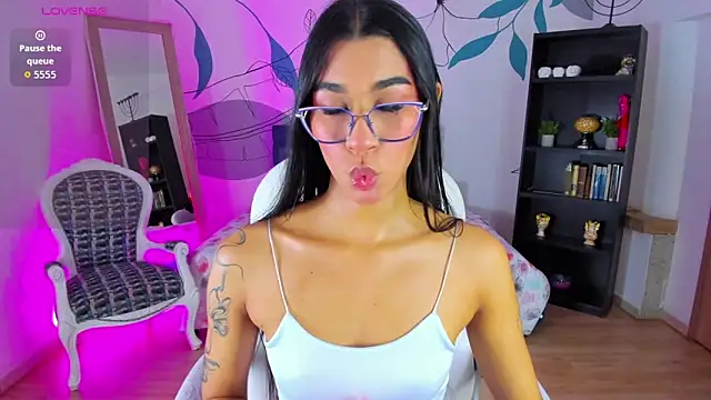 Dana Paula online show from 4, 3, 2026