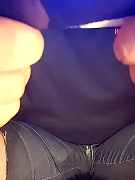 Snapshot of almighty_d chatting on 4, 3, 2025 almighty d online show from 4, 3, 2025