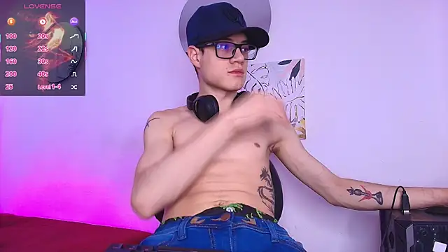 Snapshot of wolfandsky chatting on 23, 2, 2026 wolfandsky online show from 23, 2, 2026