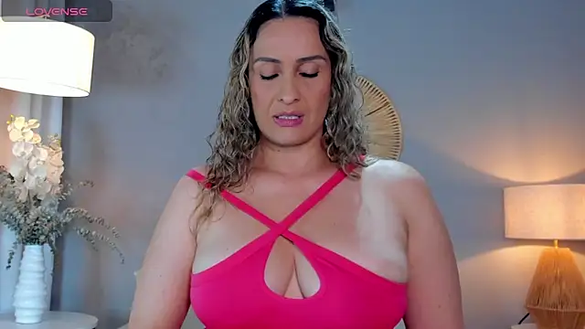 Snapshot of viviannehill_hot chatting on 27, 2, 2025 viviannehill hot online show from 27, 2, 2025